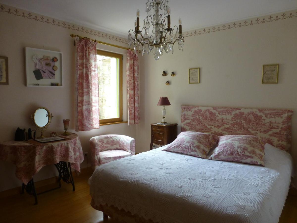 Les Chambres De La Ville Haute Dun-sur-Meuse Buitenkant foto