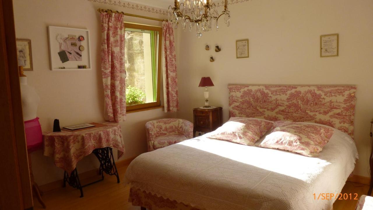 Les Chambres De La Ville Haute Dun-sur-Meuse Buitenkant foto