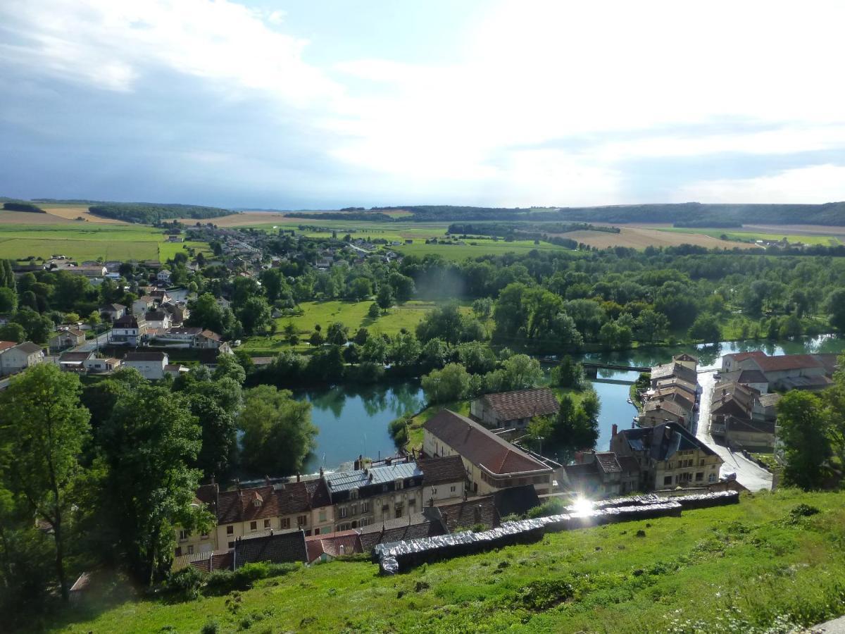 Les Chambres De La Ville Haute Dun-sur-Meuse Buitenkant foto