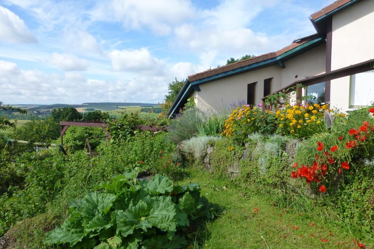 Les Chambres De La Ville Haute Dun-sur-Meuse Buitenkant foto